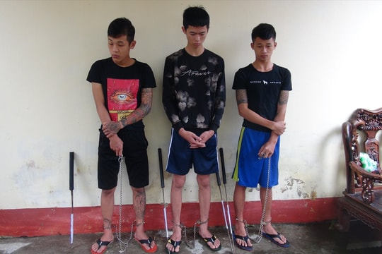 Khởi tố, bắt tạm giam 3 đối tượng chém người vì cho rằng bị “nhìn đểu”
