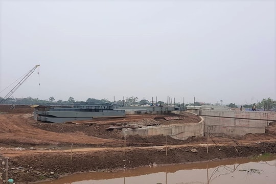 Ninh Bình: Người đàn ông cản trở nhóm phóng viên tác nghiệp là bảo vệ của công trường