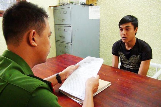 Khởi tố thanh niên cướp giật tiền của người khiếm thị