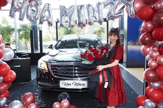 Hòa Minzy tậu ngay cho mình một xế hộp sang chảnh giá 5 tỷ đồng
