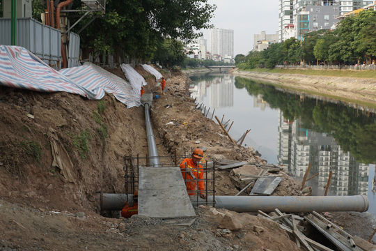 Cận cảnh công trình tách nước thải khỏi sông Tô Lịch