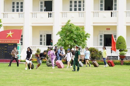 Sao nhập ngũ 2020: Hậu Hoàng đối thủ nặng ký của dàn sao nữ 