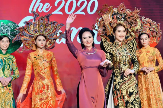 Nữ hoàng hoa hồng Bùi Thanh Hương gây ấn tượng với BST áo dài “New Look”