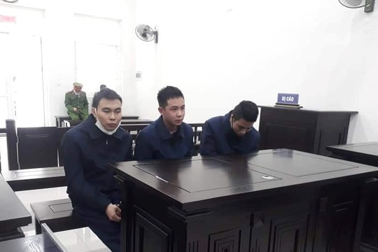 Lưu hành tiền giả, ba thanh niên ở Hà Nội chia nhau 17 năm tù