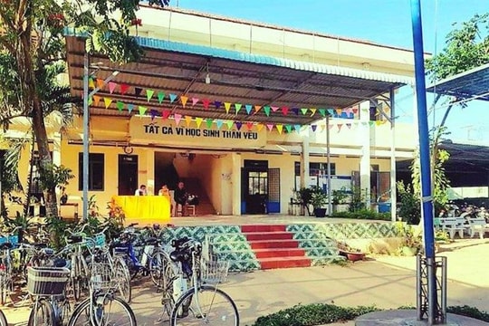Đề xuất cảnh cáo Hiệu trưởng liên quan vụ học sinh lớp 10 nghi tự tử