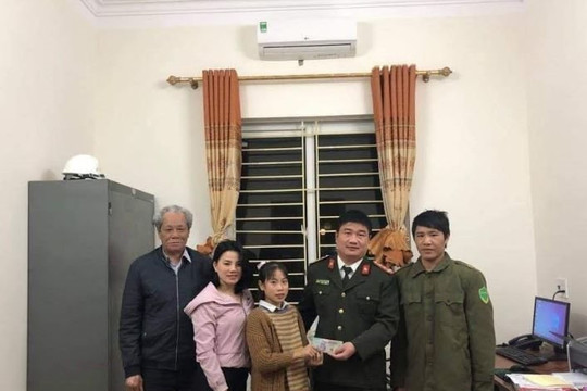 Nhặt được số tiền lớn, em học sinh cấp 2 tìm người trả lại