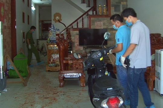 Bị chém, tẩm xăng đốt chết trong lúc ngủ ở nhà hàng xóm