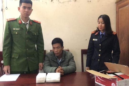 Bắt đối tượng xách 2 túi ma túy đá về xuôi tiêu thụ