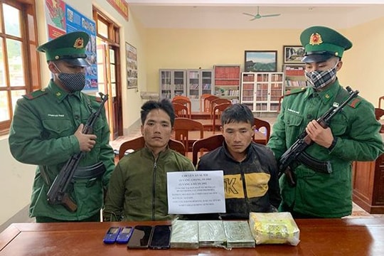Sơn La bắt giữ hai đối tượng mua bán 3 bánh heroin