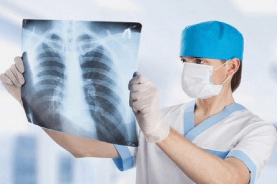 Cổ họng có phải là 'báo động' cho phổi? Nếu có 3 bất thường ở họng thì hầu hết phổi đã bị tổn thương