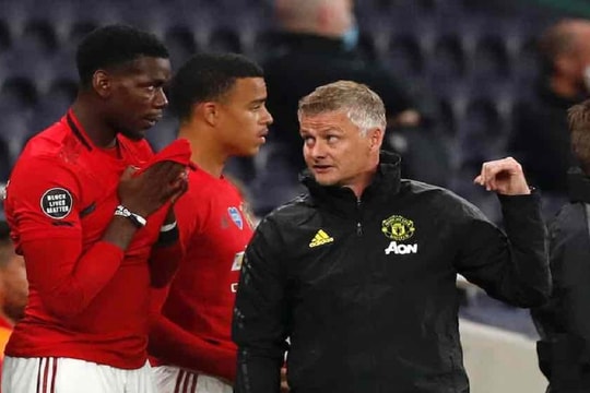Man United – Sheffield United: Cú đấm trong nghịch cảnh