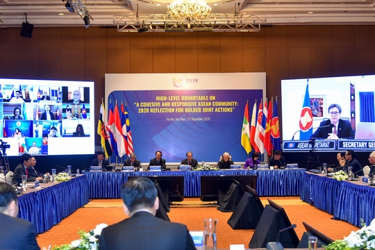 Cộng đồng ASEAN không bị cuốn theo “những cơn gió dữ”