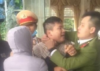 “Ngáo đá” vi phạm giao thông, còn đánh cả Công an