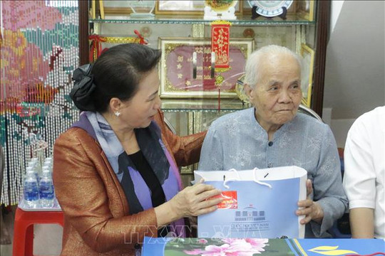 Trình Chủ tịch nước việc tặng quà Tết Tân Sửu năm 2021 cho người có công với cách mạng
