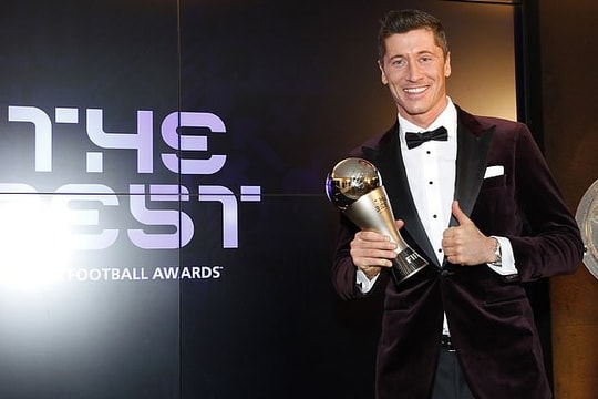 Lewandowski giành giải Cầu thủ xuất sắc nhất 2020