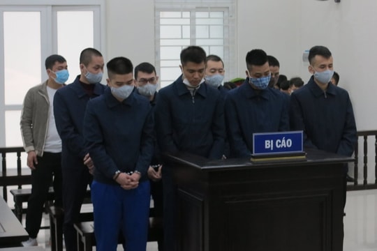 Phạt tù nhóm đối tượng quay clip cưỡng đoạt tiền của Cảnh sát giao thông