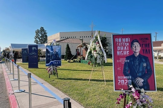 Xúc động bài thơ NS Hoài Linh tặng cố NS Chí Tài trong ngày tiễn đưa