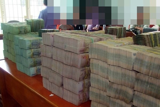 Khám phá vụ vận chuyển trái phép 30.000 tỷ đồng ra nước ngoài