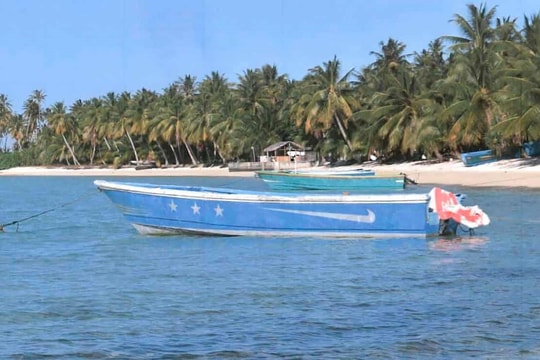 Phát hiện thuyền chứa 649kg ma tuý trôi dạt trên biển