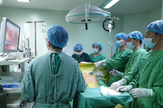 Người đàn ông suy tim bị vỡ ruột thừa được cứu sống