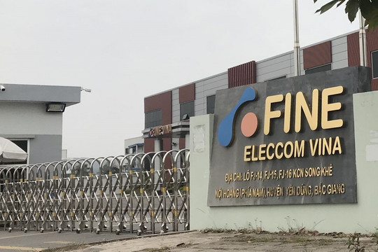 4 công nhân nhập viện do hít phải hóa chất bị tràn
