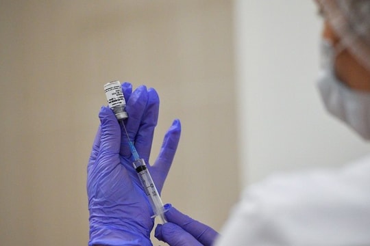 Tin vắn thế giới ngày 22/12:  Vaccine Sputnik V của Nga ngăn ngừa hiệu quả biến thể mới virus SARS-CoV-2 tại Anh