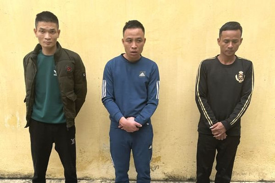 Vào quán karaoke, gọi thêm tiếp viên nữ sử dụng ma túy tập thể