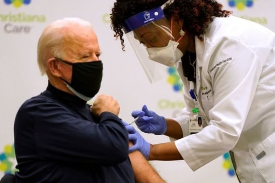 Tin vắn thế giới ngày 23/12: Ông Joe Biden tiêm vaccine COVID-19 trực tiếp trên truyền hình