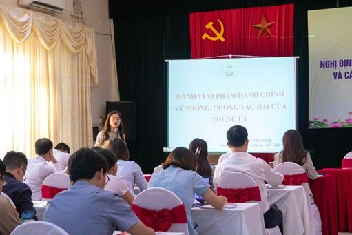 Từ 15/11, hút thuốc lá tại địa điểm quy định cấm có thể bị phạt tới 500.000 đồng         

