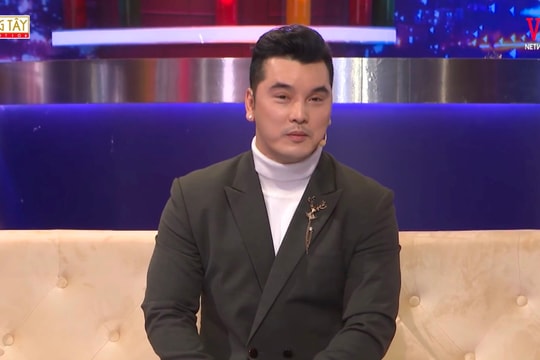 “Bài hát đầu tiên” tập 16: Ưng Hoàng Phúc tuyên bố sẽ dừng hát ở tuổi 45, Ngọc Sơn hát hit “Vầng trăng cô đơn”