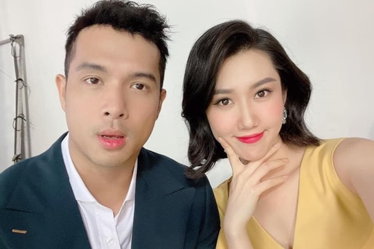 Thúy Ngân và Trương Thế Vinh cùng nhau đón Giáng sinh bên bàn ăn thịnh soạn