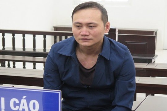 Mang xe sang của bà chủ đi cầm cố lấy tiền đánh bạc