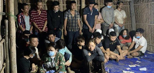 Triệt phá sòng bạc tạm giữ 21 đối tượng cùng nhiều tang vật