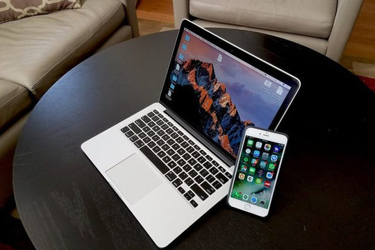 MacBook mới có thể trang bị màn hình tùy biến ngôn ngữ trên từng phím
