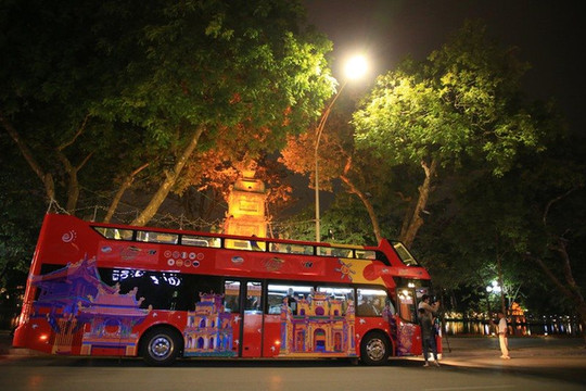 “Vũ khúc ánh sáng” – Countdown 2021 chào năm mới