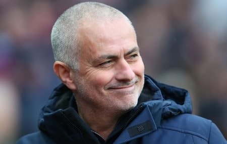 Mourinho lại “cà khịa” cầu thủ Man United