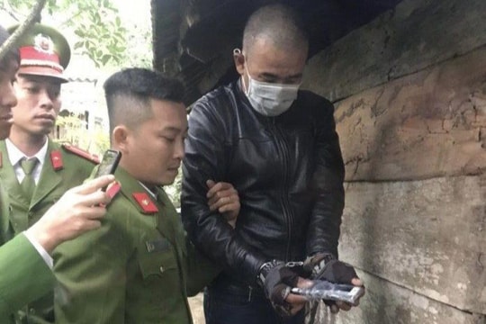 Bịt mặt lẻn vào nhà, hiếp dâm, cướp tài sản trong đêm