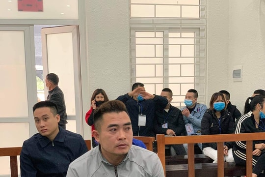 Cản trở giao thông khiến hai người ngoại quốc tử vong