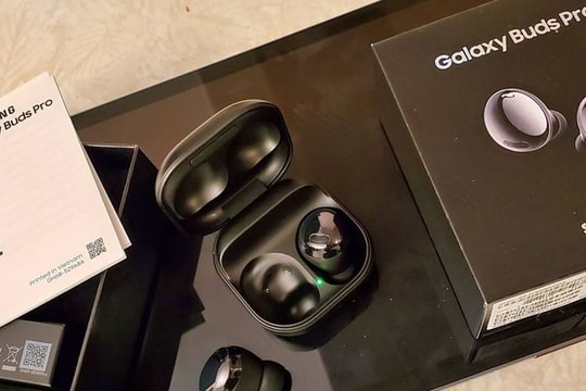 Chưa ra mắt, Tai nghe Galaxy Buds Pro bị rao bán trên Facebook