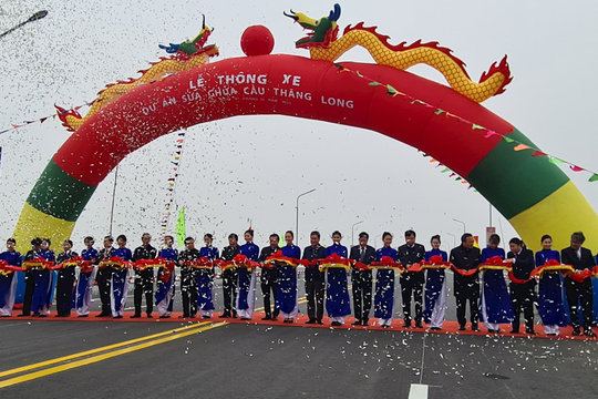 Chính thức thông xe cầu Thăng Long