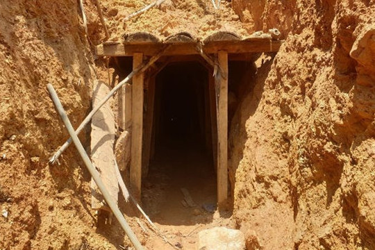 Quảng Nam yêu cầu đánh sập các hầm vàng để bảo vệ rừng