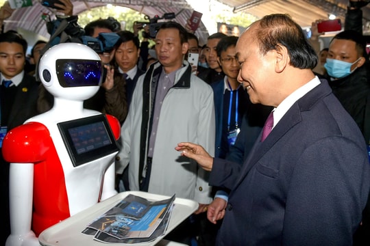 Thủ tướng: Sẽ “mắc kẹt” nếu không đầu tư cho khoa học công nghệ và đổi mới sáng tạo