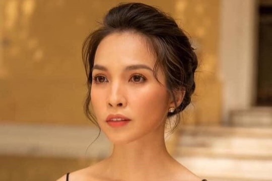 Ca sĩ "Hiền Thục" chia sẻ ngày xưa bị anh trai chê: Hát dở và cái miệng to bằng cái ti vi