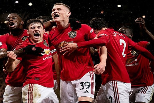 Man United vs Burnley: Một bước lên đỉnh Ngoại hạng