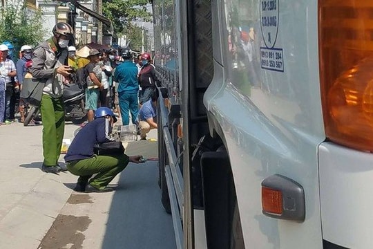 Nữ sinh bị xe tải tông tử vong trên đường đi học về