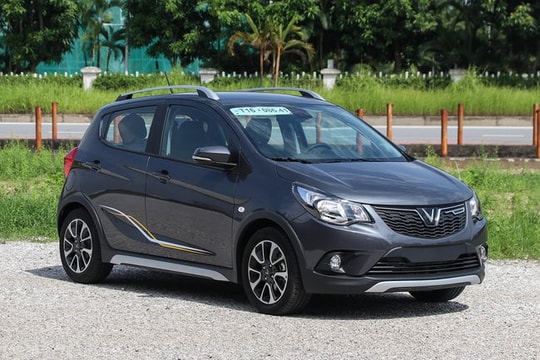 Vượt Huyndai i10, VinFast Fadil dẫn đầu phân khúc xe cỡ nhỏ toàn thị trường năm 2020