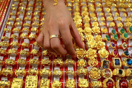 Giá vàng hôm nay 15/1: Giảm nhẹ