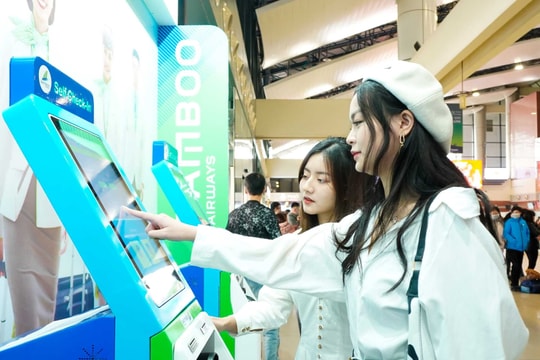 Bamboo Airways triển khai dịch vụ check-in tự động tại kiosk, tăng tốc chuyển đổi số