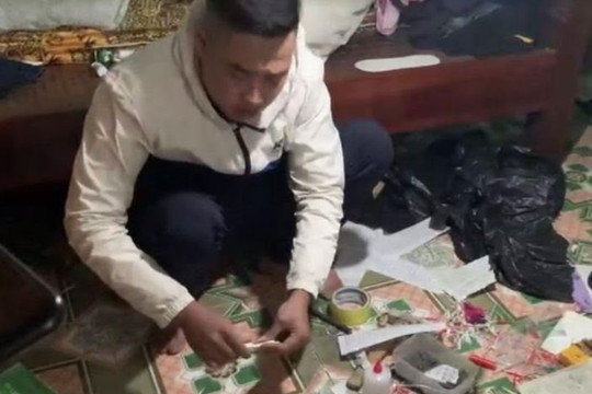 Biến nhà ở thành cơ sở sản xuất pháo trái phép