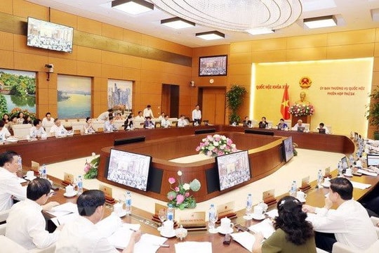 UBTVQH phê chuẩn kết quả bầu, miễn nhiệm nhân sự 21 tỉnh, thành phố